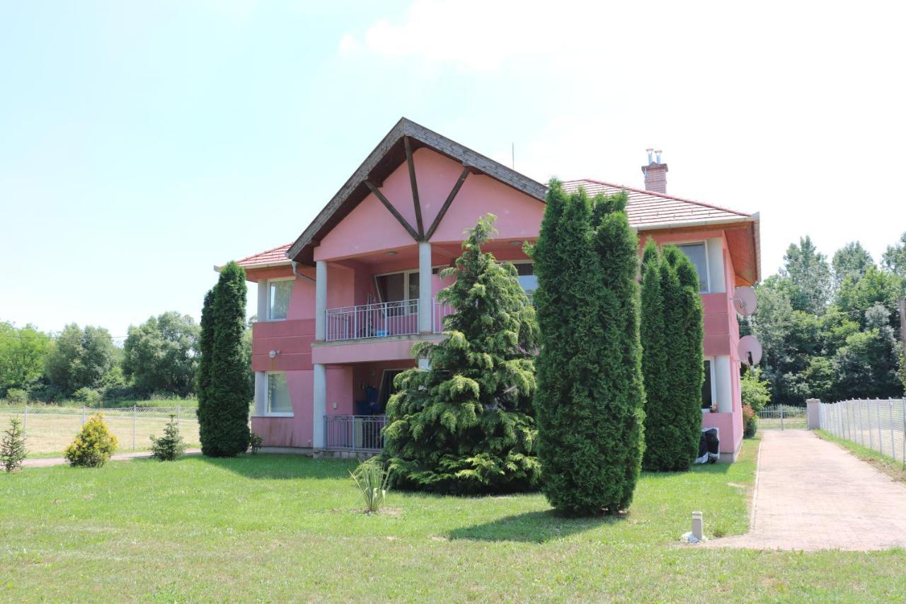 Liget Apartmanhaz Kehidakustány Exterior photo